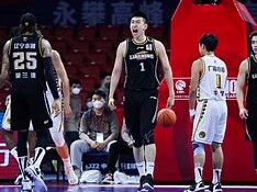 江南体育-蒙太奇一役男篮联赛的巅峰对决