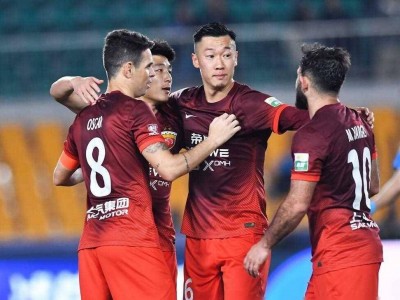 江南体育-鲁能主场不敌国安，中超冠军梦碎