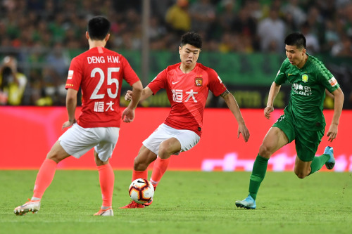 乌鲁木齐主场失守！广州恒大客场赢球，豪取中超4连胜！