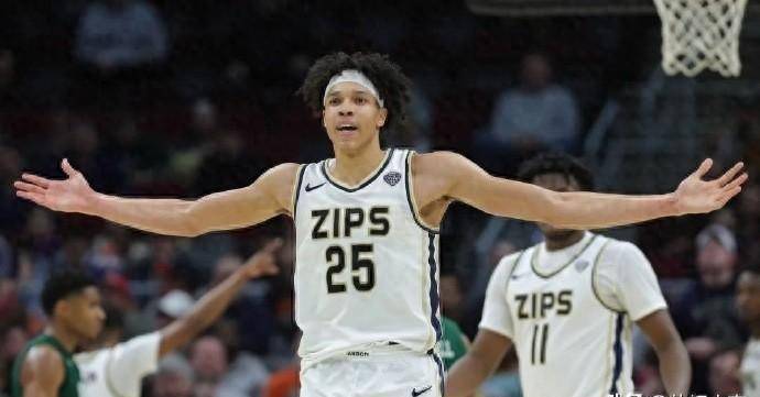 乔治-希尔成为最新的NBA明星球员，在社交媒体上宣布退役