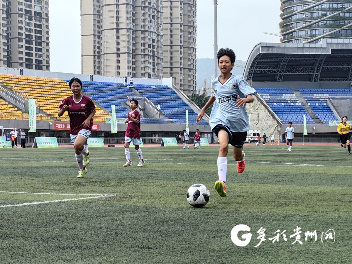 一场胜负两难的激烈足球比赛即将打响