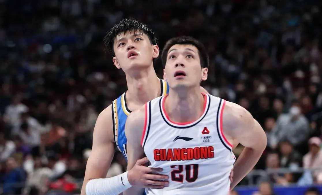 韩国队在关键时刻发挥出色，取得胜利