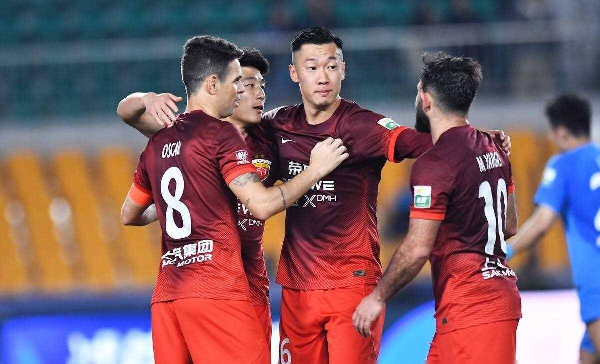 鲁能主场不敌国安，中超冠军梦碎