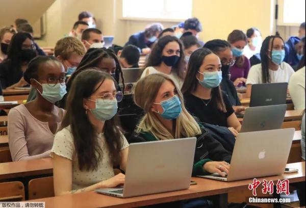 巴西球星赴法国留学学习足球战术